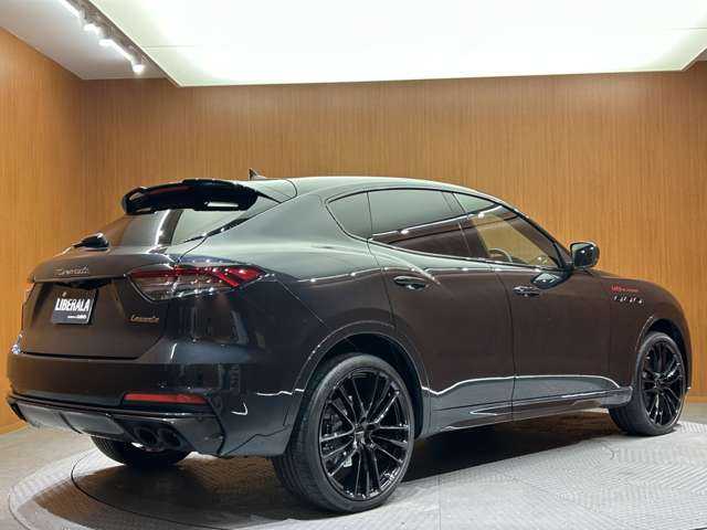 マセラティ マセラティ レヴァンテ トロフェオ 千葉県 2024(令6)年 1.1万km NERO RIBELLE 限定車　/パノラマＳＲ　/茶黒革シート　/Ｂｏｗｅｒｓ＆Ｗｉｌｋｉｎｓサウンド　/ＡＣＣ　/ナビ　/ＴＶ　/３６０°/Ｂｌｕｅｔｏｏｔｈ接続　　/シートＨ　/パークアシスト　/電動リアゲート　/純正２２インチＡＷ　/ドラレコ