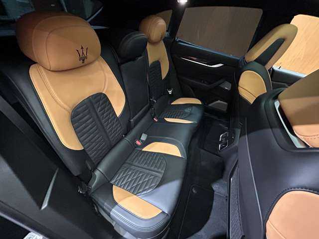 マセラティ マセラティ レヴァンテ トロフェオ 千葉県 2024(令6)年 1.1万km NERO RIBELLE 限定車　/パノラマＳＲ　/茶黒革シート　/Ｂｏｗｅｒｓ＆Ｗｉｌｋｉｎｓサウンド　/ＡＣＣ　/ナビ　/ＴＶ　/３６０°/Ｂｌｕｅｔｏｏｔｈ接続　　/シートＨ　/パークアシスト　/電動リアゲート　/純正２２インチＡＷ　/ドラレコ