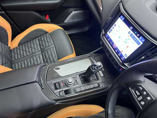 マセラティ マセラティ レヴァンテ トロフェオ 千葉県 2024(令6)年 1.1万km NERO RIBELLE 限定車　/パノラマＳＲ　/茶黒革シート　/Ｂｏｗｅｒｓ＆Ｗｉｌｋｉｎｓサウンド　/ＡＣＣ　/ナビ　/ＴＶ　/３６０°/Ｂｌｕｅｔｏｏｔｈ接続　　/シートＨ　/パークアシスト　/電動リアゲート　/純正２２インチＡＷ　/ドラレコ