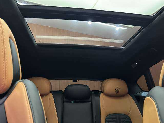 マセラティ マセラティ レヴァンテ トロフェオ 千葉県 2024(令6)年 1.1万km NERO RIBELLE 限定車　/パノラマＳＲ　/茶黒革シート　/Ｂｏｗｅｒｓ＆Ｗｉｌｋｉｎｓサウンド　/ＡＣＣ　/ナビ　/ＴＶ　/３６０°/Ｂｌｕｅｔｏｏｔｈ接続　　/シートＨ　/パークアシスト　/電動リアゲート　/純正２２インチＡＷ　/ドラレコ