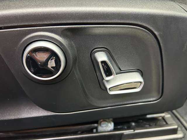 マセラティ マセラティ レヴァンテ トロフェオ 千葉県 2024(令6)年 1.1万km NERO RIBELLE 限定車　/パノラマＳＲ　/茶黒革シート　/Ｂｏｗｅｒｓ＆Ｗｉｌｋｉｎｓサウンド　/ＡＣＣ　/ナビ　/ＴＶ　/３６０°/Ｂｌｕｅｔｏｏｔｈ接続　　/シートＨ　/パークアシスト　/電動リアゲート　/純正２２インチＡＷ　/ドラレコ