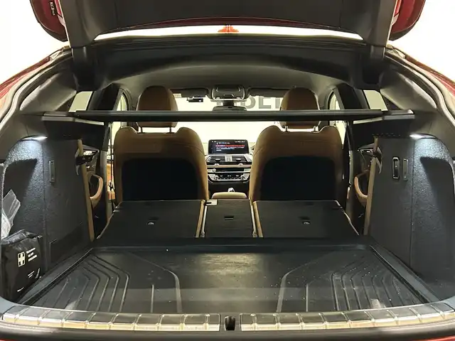 ＢＭＷ Ｘ４ xDrive 30i Mスポーツ 岐阜県 2019(令1)年 3.2万km 赤 ワンオーナー/アダプティブLEDヘッドライト/BMWヘッドアップディスプレイ/BMWライブ・コックピット/　マルチディスプレイメーターパネル/　HDDナビゲーションシステム/　電動フロントシート運転席助手席　運転席メモリー機能付/　フロントシートヒーティング/　リヤシートヒーティング/パーキングアシストプラス/　パーク・ディスタンス・コントロール/　パーキング・アシスト/　トップ・ビュー3Dビュー/　サイドビューカメラ/　リヤビューカメラ予想進路表示機能付/ドライビングアシストプラス/　アクティブクルーズコントロール　ストップゴー機能付/　ステアリング　レーンコントロールアシスト/　レーンディパーチャーウォーニング/　レーンチェンジウォーニング/　アクティブサイドコリジョンプロテクション/　前車接近警告機能/　衝突回避　被害軽減ブレーキ/　事故回避アシスト/　後車衝突警告機能/　クロストラフィックウォーニング