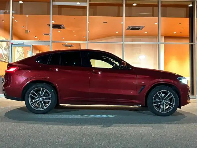 ＢＭＷ Ｘ４ xDrive 30i Mスポーツ 岐阜県 2019(令1)年 3.2万km 赤 ワンオーナー/アダプティブLEDヘッドライト/BMWヘッドアップディスプレイ/BMWライブ・コックピット/　マルチディスプレイメーターパネル/　HDDナビゲーションシステム/　電動フロントシート運転席助手席　運転席メモリー機能付/　フロントシートヒーティング/　リヤシートヒーティング/パーキングアシストプラス/　パーク・ディスタンス・コントロール/　パーキング・アシスト/　トップ・ビュー3Dビュー/　サイドビューカメラ/　リヤビューカメラ予想進路表示機能付/ドライビングアシストプラス/　アクティブクルーズコントロール　ストップゴー機能付/　ステアリング　レーンコントロールアシスト/　レーンディパーチャーウォーニング/　レーンチェンジウォーニング/　アクティブサイドコリジョンプロテクション/　前車接近警告機能/　衝突回避　被害軽減ブレーキ/　事故回避アシスト/　後車衝突警告機能/　クロストラフィックウォーニング