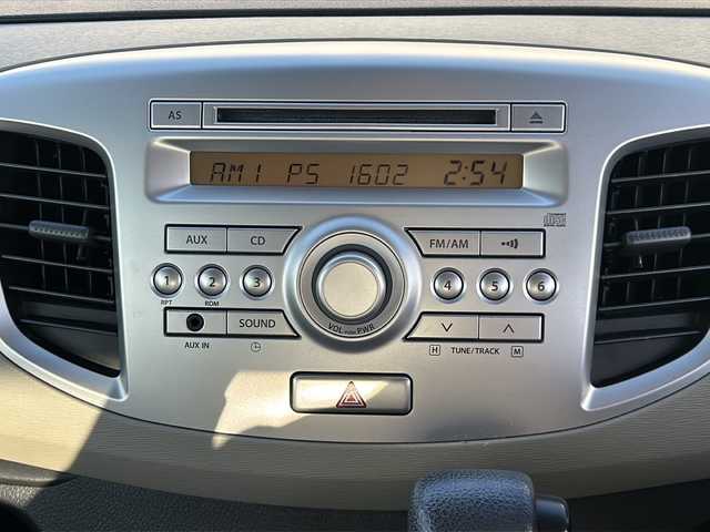 スズキ ワゴンＲ FX 愛知県 2013(平25)年 5.9万km パールホワイト 純正オーディオ/（AUX.CD.FM.AM）/純正フロアマット/アイドリングストップ/ドアバイザー/リモコンキー/取扱説明書