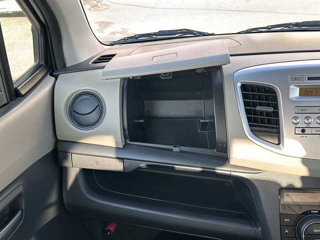 スズキ ワゴンＲ FX 愛知県 2013(平25)年 5.9万km パールホワイト 純正オーディオ/（AUX.CD.FM.AM）/純正フロアマット/アイドリングストップ/ドアバイザー/リモコンキー/取扱説明書