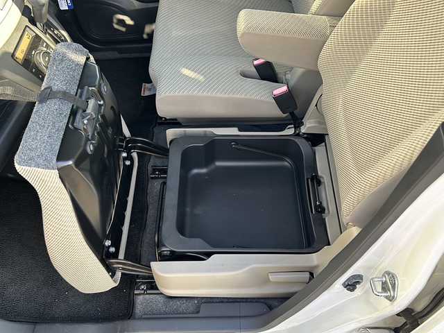 スズキ ワゴンＲ FX 愛知県 2013(平25)年 5.9万km パールホワイト 純正オーディオ/（AUX.CD.FM.AM）/純正フロアマット/アイドリングストップ/ドアバイザー/リモコンキー/取扱説明書