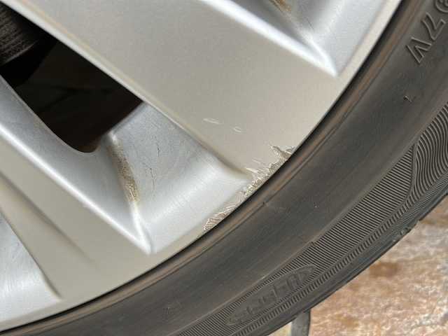 トヨタ ヴェルファイア 2．4Z 静岡県 2013(平25)年 8.8万km ホワイトパールクリスタルシャイン 純正ナビ/AM/FM/CD/DVD/SD/フルセグ/DS/Bluetooth/主要装備/・純正ナビ　/・ドライブレコーダー　/・コーナーセンサー　/・ＥＴＣ　/・両側パワースライドドア　/・スマートキー　/・後席モニター/・バックカメラ　/・フリップダウンモニター　/・プッシュスタート　/・純正アルミホイール　/・オートライト　/・フォグランプ/・横滑り防止システム