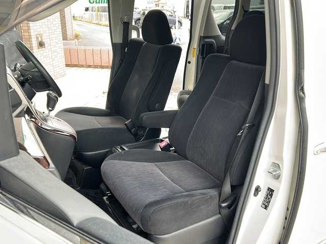 トヨタ ヴェルファイア 2．4Z 静岡県 2013(平25)年 8.8万km ホワイトパールクリスタルシャイン 純正ナビ/AM/FM/CD/DVD/SD/フルセグ/DS/Bluetooth/主要装備/・純正ナビ　/・ドライブレコーダー　/・コーナーセンサー　/・ＥＴＣ　/・両側パワースライドドア　/・スマートキー　/・後席モニター/・バックカメラ　/・フリップダウンモニター　/・プッシュスタート　/・純正アルミホイール　/・オートライト　/・フォグランプ/・横滑り防止システム