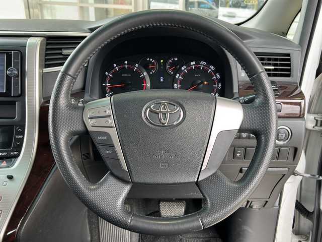 トヨタ ヴェルファイア 2．4Z 静岡県 2013(平25)年 8.8万km ホワイトパールクリスタルシャイン 純正ナビ/AM/FM/CD/DVD/SD/フルセグ/DS/Bluetooth/主要装備/・純正ナビ　/・ドライブレコーダー　/・コーナーセンサー　/・ＥＴＣ　/・両側パワースライドドア　/・スマートキー　/・後席モニター/・バックカメラ　/・フリップダウンモニター　/・プッシュスタート　/・純正アルミホイール　/・オートライト　/・フォグランプ/・横滑り防止システム