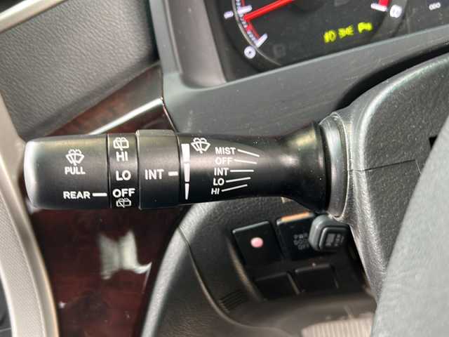 トヨタ ヴェルファイア 2．4Z 静岡県 2013(平25)年 8.8万km ホワイトパールクリスタルシャイン 純正ナビ/AM/FM/CD/DVD/SD/フルセグ/DS/Bluetooth/主要装備/・純正ナビ　/・ドライブレコーダー　/・コーナーセンサー　/・ＥＴＣ　/・両側パワースライドドア　/・スマートキー　/・後席モニター/・バックカメラ　/・フリップダウンモニター　/・プッシュスタート　/・純正アルミホイール　/・オートライト　/・フォグランプ/・横滑り防止システム