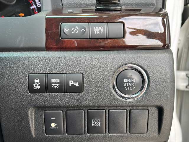 トヨタ ヴェルファイア 2．4Z 静岡県 2013(平25)年 8.8万km ホワイトパールクリスタルシャイン 純正ナビ/AM/FM/CD/DVD/SD/フルセグ/DS/Bluetooth/主要装備/・純正ナビ　/・ドライブレコーダー　/・コーナーセンサー　/・ＥＴＣ　/・両側パワースライドドア　/・スマートキー　/・後席モニター/・バックカメラ　/・フリップダウンモニター　/・プッシュスタート　/・純正アルミホイール　/・オートライト　/・フォグランプ/・横滑り防止システム