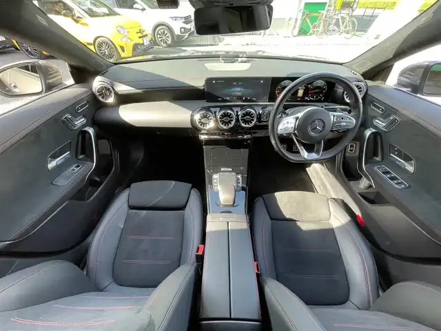 メルセデス・ベンツ Ｍ・ベンツ ＣＬＡ１８０ AMGライン 東京都 2022(令4)年 0.9万km マウンテングレー ワンオーナー/10.25インチワイドディスプレイ/(BT/フルセグTV)/レーダーセーフティパッケージ/・アクティブディスタンスアシストディストロニック/・アクティブブレーキアシスト/・アクティブブラインドスポットアシスト/・アクティブレーンキーピングアシスト/・アクティブエマージェンシーストップアシスト/前方ドライブレコーダー/ドライブアウェイアシスト/アダプティブハイビームアシストプラス/前席パワーシート/前席シートヒーター/純正フロアマット/純正18インチアルミホイール/取扱説明書/保証書/記録簿/ETC2.0/スペアキー 1本