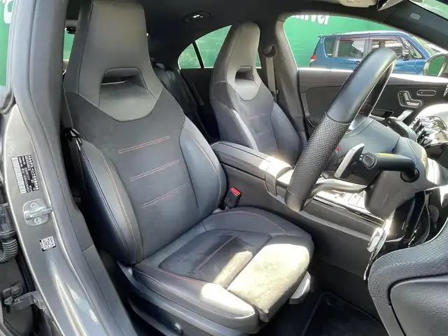 メルセデス・ベンツ Ｍ・ベンツ ＣＬＡ１８０ AMGライン 東京都 2022(令4)年 0.9万km マウンテングレー ワンオーナー/10.25インチワイドディスプレイ/(BT/フルセグTV)/レーダーセーフティパッケージ/・アクティブディスタンスアシストディストロニック/・アクティブブレーキアシスト/・アクティブブラインドスポットアシスト/・アクティブレーンキーピングアシスト/・アクティブエマージェンシーストップアシスト/前方ドライブレコーダー/ドライブアウェイアシスト/アダプティブハイビームアシストプラス/前席パワーシート/前席シートヒーター/純正フロアマット/純正18インチアルミホイール/取扱説明書/保証書/記録簿/ETC2.0/スペアキー 1本