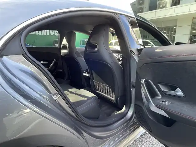 メルセデス・ベンツ Ｍ・ベンツ ＣＬＡ１８０ AMGライン 東京都 2022(令4)年 0.9万km マウンテングレー ワンオーナー/10.25インチワイドディスプレイ/(BT/フルセグTV)/レーダーセーフティパッケージ/・アクティブディスタンスアシストディストロニック/・アクティブブレーキアシスト/・アクティブブラインドスポットアシスト/・アクティブレーンキーピングアシスト/・アクティブエマージェンシーストップアシスト/前方ドライブレコーダー/ドライブアウェイアシスト/アダプティブハイビームアシストプラス/前席パワーシート/前席シートヒーター/純正フロアマット/純正18インチアルミホイール/取扱説明書/保証書/記録簿/ETC2.0/スペアキー 1本