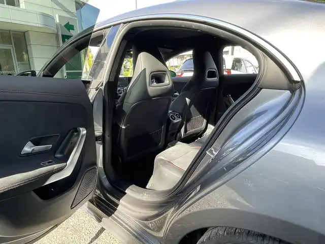 メルセデス・ベンツ Ｍ・ベンツ ＣＬＡ１８０ AMGライン 東京都 2022(令4)年 0.9万km マウンテングレー ワンオーナー/10.25インチワイドディスプレイ/(BT/フルセグTV)/レーダーセーフティパッケージ/・アクティブディスタンスアシストディストロニック/・アクティブブレーキアシスト/・アクティブブラインドスポットアシスト/・アクティブレーンキーピングアシスト/・アクティブエマージェンシーストップアシスト/前方ドライブレコーダー/ドライブアウェイアシスト/アダプティブハイビームアシストプラス/前席パワーシート/前席シートヒーター/純正フロアマット/純正18インチアルミホイール/取扱説明書/保証書/記録簿/ETC2.0/スペアキー 1本