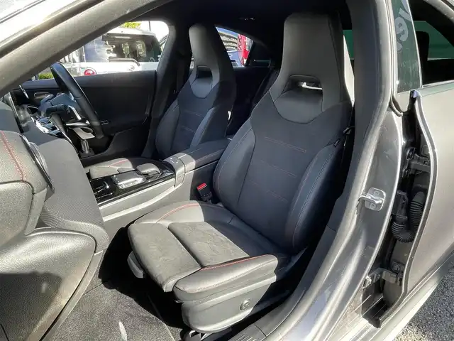 メルセデス・ベンツ Ｍ・ベンツ ＣＬＡ１８０ AMGライン 東京都 2022(令4)年 0.9万km マウンテングレー ワンオーナー/10.25インチワイドディスプレイ/(BT/フルセグTV)/レーダーセーフティパッケージ/・アクティブディスタンスアシストディストロニック/・アクティブブレーキアシスト/・アクティブブラインドスポットアシスト/・アクティブレーンキーピングアシスト/・アクティブエマージェンシーストップアシスト/前方ドライブレコーダー/ドライブアウェイアシスト/アダプティブハイビームアシストプラス/前席パワーシート/前席シートヒーター/純正フロアマット/純正18インチアルミホイール/取扱説明書/保証書/記録簿/ETC2.0/スペアキー 1本