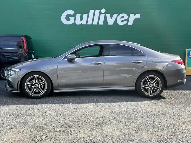 メルセデス・ベンツ Ｍ・ベンツ ＣＬＡ１８０ AMGライン 東京都 2022(令4)年 0.9万km マウンテングレー ワンオーナー/10.25インチワイドディスプレイ/(BT/フルセグTV)/レーダーセーフティパッケージ/・アクティブディスタンスアシストディストロニック/・アクティブブレーキアシスト/・アクティブブラインドスポットアシスト/・アクティブレーンキーピングアシスト/・アクティブエマージェンシーストップアシスト/前方ドライブレコーダー/ドライブアウェイアシスト/アダプティブハイビームアシストプラス/前席パワーシート/前席シートヒーター/純正フロアマット/純正18インチアルミホイール/取扱説明書/保証書/記録簿/ETC2.0/スペアキー 1本