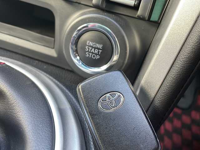 トヨタ ８６ GT リミテッド 茨城県 2016(平28)年 1.1万km クリスタルブラックシリカ 純正SDナビ/Bluetooth/フルセグTV/ETC/レーダークルーズコントロール/横滑り防止装置/オートライト/LEDヘッドライト/ハーフレザーシート/17インチアルミホイール/後期モデルTRDスポーツサス/プッシュスタート/スマートキー