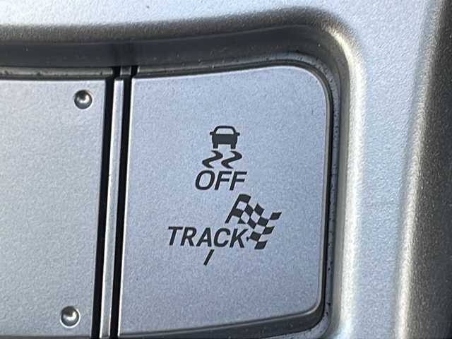 トヨタ ８６ GT リミテッド 茨城県 2016(平28)年 1.1万km クリスタルブラックシリカ 純正SDナビ/Bluetooth/フルセグTV/ETC/レーダークルーズコントロール/横滑り防止装置/オートライト/LEDヘッドライト/ハーフレザーシート/17インチアルミホイール/後期モデルTRDスポーツサス/プッシュスタート/スマートキー