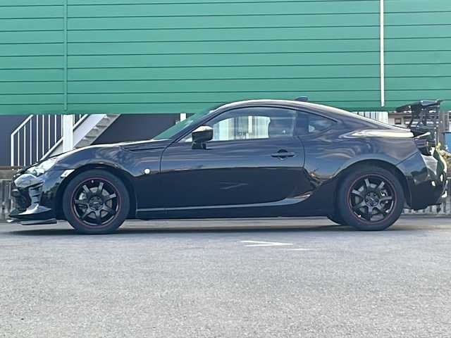 トヨタ ８６ GT リミテッド 茨城県 2016(平28)年 1.1万km クリスタルブラックシリカ 純正SDナビ/Bluetooth/フルセグTV/ETC/レーダークルーズコントロール/横滑り防止装置/オートライト/LEDヘッドライト/ハーフレザーシート/17インチアルミホイール/後期モデルTRDスポーツサス/プッシュスタート/スマートキー