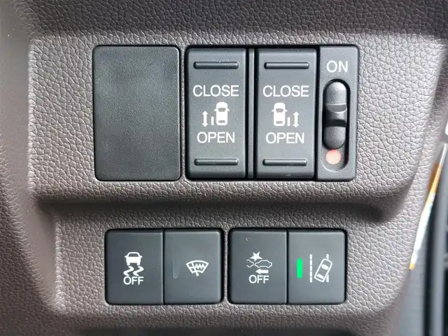 ホンダ フリード G ホンダセンシング 東京都 2020(令2)年 6.8万km プレミアムスパークルブラックパール 純正9インチナビ(VXM-207VFNi)/【DVD/CD/RADIO/TV/BT/SD】/バックカメラ/ビルトインETＣ/ドライブレコーダー/両側電動スライドドア/アダプティブクルーズコントロール/衝突軽減ブレーキ/車線維持支援システム/横滑り防止装置/アイドリングストップ/LEDヘッドライト/後席ロールサンシェイド/プッシュスタート/スマートキー