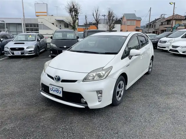 トヨタ プリウス S 神奈川県 2012(平24)年 13.7万km ホワイトパールクリスタルシャイン (株)IDOMが運営する【じしゃロン秦野店】の自社ローン専用車両になりますこちらは現金またはオートローンご利用時の価格です。自社ローンご希望の方は別途その旨お申付け下さい/純正ナビ/バックカメラ/ETC/ステアリングリモコン