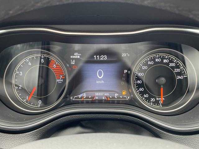 クライスラー・ジープ ジープ チェロキー リミテッド 埼玉県 2019(平31)年 3.9万km ダイヤモンドブラッククリスタル 黒レザーシート/純正メモリーナビ/(Bluetooth)/Ａｐｐｌｅ　Ｃａｒ　Ｐｌａｙ/バックカメラ/サイドカメラ/アダプティブクルーズコントロール/ブラインドスポットモニター/シートヒーター/シートエアコン/電動シート/ETC