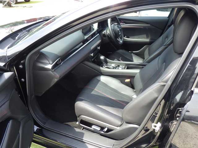 マツダ マツダ６ワゴン 25T Sパッケージ 千葉県 2021(令3)年 5万km ジェットブラックマイカ スマートシティブレーキサポート/レーンキープ・アシスト・システム/ブラインドスポットモニタリング/アクティブ・ドライビング・ディスプレイ/ブラックレザーシート/前席パワーシート/エアシート/シートヒーター/純正SDナビ/地デジTV/【DVD/CD再生機能　Bluetooth接続】/360°ビュー・モニター/BOSEサウンド/ドライブレコーダー（前後撮影）/革巻きステアリング/ステアリングスイッチ/パドルシフト/ETC（2.0）/LEDヘッドライト/ウインカーミラー/コーナーセンサー/純正19インチアルミホイル/サイド/カーテンエアバッグ/アドバンストキーレスエントリー