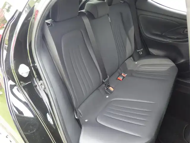 トヨタ ヤリス G 千葉県 2020(令2)年 1.4万km ブラック/ホワイト Toyota Safety Sense/・プリクラッシュセーフティ/・レーンディパーチャーアラート/・オートハイビーム/ディスプレイオーディオ/【Bluetooth接続】/バックカメラ/ドライブレコーダー（前後撮影）/ステアリングスイッチ/サイド/カーテンエアバッグ/スマートキー
