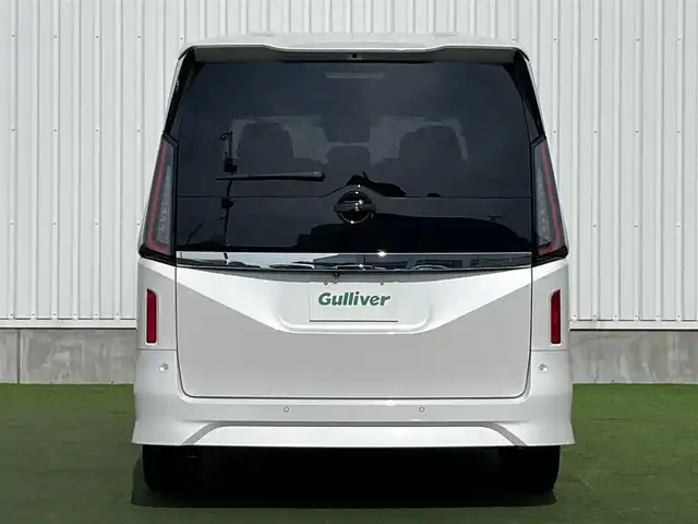 日産 セレナ マルチベッド e－パワーHWS V 香川県 2023(令5)年 1.4万km プリズムホワイト 登録時走行距離：13927km/メーカー純正ナビ/　BT　フルセグ/全方位カメラ/両側パワースライドドア/エマージェンシーブレーキ/レーンキープアシスト/レーダークルーズコントロール/オートホールド機能付き電子パーキングブレーキ/ビルトインETC2.0/デジタルインナーミラー/置くだけ充電/プッシュスタート/スマートキー/革巻きステアリング/スラアリングスイッチ