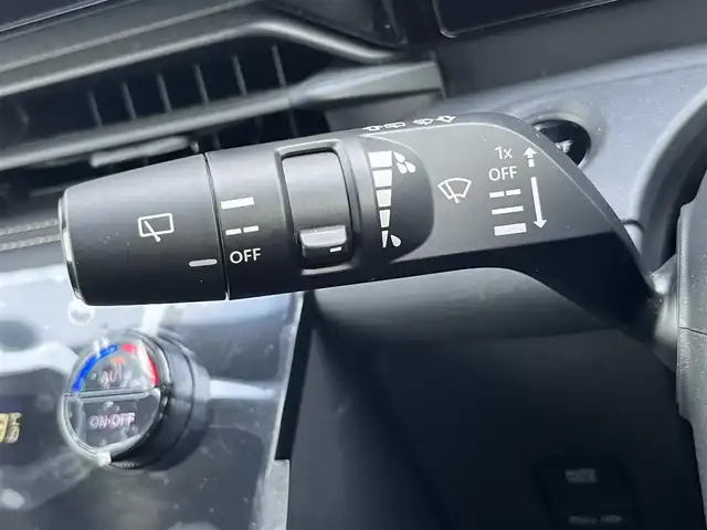 日産 セレナ マルチベッド e－パワーHWS V 香川県 2023(令5)年 1.4万km プリズムホワイト 登録時走行距離：13927km/メーカー純正ナビ/　BT　フルセグ/全方位カメラ/両側パワースライドドア/エマージェンシーブレーキ/レーンキープアシスト/レーダークルーズコントロール/オートホールド機能付き電子パーキングブレーキ/ビルトインETC2.0/デジタルインナーミラー/置くだけ充電/プッシュスタート/スマートキー/革巻きステアリング/スラアリングスイッチ