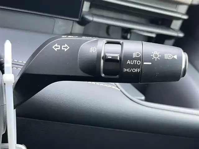 日産 セレナ マルチベッド e－パワーHWS V 香川県 2023(令5)年 1.4万km プリズムホワイト 登録時走行距離：13927km/メーカー純正ナビ/　BT　フルセグ/全方位カメラ/両側パワースライドドア/エマージェンシーブレーキ/レーンキープアシスト/レーダークルーズコントロール/オートホールド機能付き電子パーキングブレーキ/ビルトインETC2.0/デジタルインナーミラー/置くだけ充電/プッシュスタート/スマートキー/革巻きステアリング/スラアリングスイッチ
