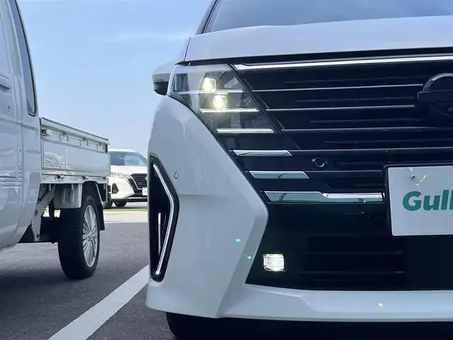 日産 セレナ マルチベッド e－パワーHWS V 香川県 2023(令5)年 1.4万km プリズムホワイト 登録時走行距離：13927km/メーカー純正ナビ/　BT　フルセグ/全方位カメラ/両側パワースライドドア/エマージェンシーブレーキ/レーンキープアシスト/レーダークルーズコントロール/オートホールド機能付き電子パーキングブレーキ/ビルトインETC2.0/デジタルインナーミラー/置くだけ充電/プッシュスタート/スマートキー/革巻きステアリング/スラアリングスイッチ