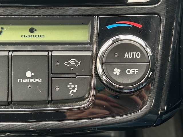 トヨタ カローラ アクシオ 1．5G 青森県 2015(平27)年 9.9万km ブラックマイカ ワンオーナー/4WD/エアロ(フロント/サイド)/寒冷地仕様/社外ナビ(BT/フルセグ/DVD/CD/ラジオ)/プリクラッシュセーフティ/レーンアシスト/オートマチックハイビーム/社外エンジンスターター/LEDヘッドライト/オートライト/フロントワイパーデアイサー/リヤワイパー/ETC/電動格納ミラー/ドアバイザー/リモコンキー/新車時保証書/取扱説明書/記録簿(H30/R2/R4/R5/R6)