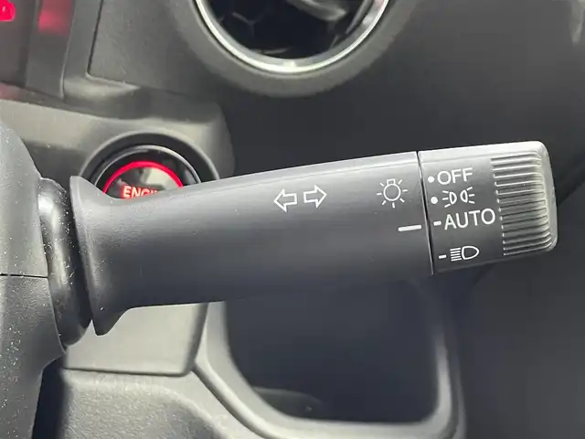 ホンダ Ｎ ＢＯＸ カスタム 滋賀県 2024(令6)年 0.4万km クリスタルブラックパール 禁煙車/純正ディスプレイオーディオ/（Bluetooth/AppleCarPlay/AndroidAuto/USB）/バックカメラ/前方ドライブレコーダー/ETC/片側パワースライドドア/路外逸脱抑制機能/踏み間違い衝突軽減システム/パーキングセンサー/衝突軽減ブレーキ/アダプティブクルーズコントロール/ステアリングリモコン/前席シートヒーター/LEDヘッドライト/オートヘッドライト/純正アルミホイール/社外フロアマット/USB充電/リアロールサンシェイド/オートリトラーミラー/カーテンエアバッグ