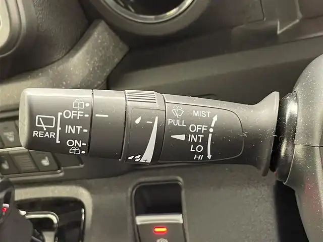 ホンダ Ｎ ＢＯＸ カスタム 滋賀県 2024(令6)年 0.4万km クリスタルブラックパール 禁煙車/純正ディスプレイオーディオ/（Bluetooth/AppleCarPlay/AndroidAuto/USB）/バックカメラ/前方ドライブレコーダー/ETC/片側パワースライドドア/路外逸脱抑制機能/踏み間違い衝突軽減システム/パーキングセンサー/衝突軽減ブレーキ/アダプティブクルーズコントロール/ステアリングリモコン/前席シートヒーター/LEDヘッドライト/オートヘッドライト/純正アルミホイール/社外フロアマット/USB充電/リアロールサンシェイド/オートリトラーミラー/カーテンエアバッグ
