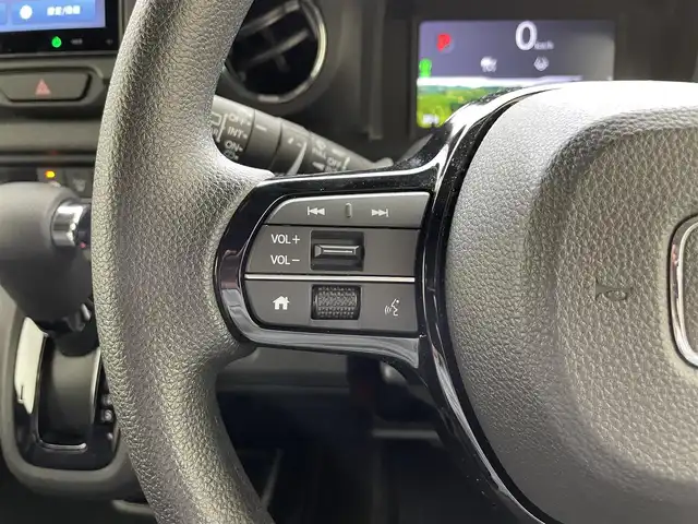 ホンダ Ｎ ＢＯＸ カスタム 滋賀県 2024(令6)年 0.4万km クリスタルブラックパール 禁煙車/純正ディスプレイオーディオ/（Bluetooth/AppleCarPlay/AndroidAuto/USB）/バックカメラ/前方ドライブレコーダー/ETC/片側パワースライドドア/路外逸脱抑制機能/踏み間違い衝突軽減システム/パーキングセンサー/衝突軽減ブレーキ/アダプティブクルーズコントロール/ステアリングリモコン/前席シートヒーター/LEDヘッドライト/オートヘッドライト/純正アルミホイール/社外フロアマット/USB充電/リアロールサンシェイド/オートリトラーミラー/カーテンエアバッグ