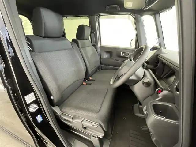 ホンダ Ｎ ＢＯＸ カスタム 滋賀県 2024(令6)年 0.4万km クリスタルブラックパール 禁煙車/純正ディスプレイオーディオ/（Bluetooth/AppleCarPlay/AndroidAuto/USB）/バックカメラ/前方ドライブレコーダー/ETC/片側パワースライドドア/路外逸脱抑制機能/踏み間違い衝突軽減システム/パーキングセンサー/衝突軽減ブレーキ/アダプティブクルーズコントロール/ステアリングリモコン/前席シートヒーター/LEDヘッドライト/オートヘッドライト/純正アルミホイール/社外フロアマット/USB充電/リアロールサンシェイド/オートリトラーミラー/カーテンエアバッグ