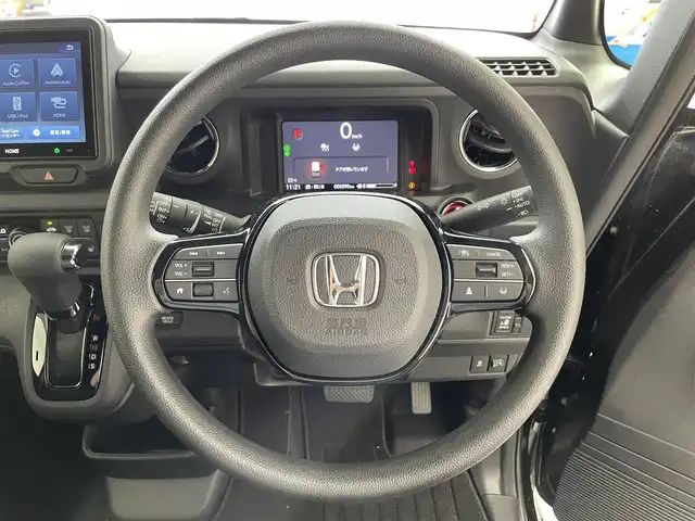 ホンダ Ｎ ＢＯＸ カスタム 滋賀県 2024(令6)年 0.4万km クリスタルブラックパール 禁煙車/純正ディスプレイオーディオ/（Bluetooth/AppleCarPlay/AndroidAuto/USB）/バックカメラ/前方ドライブレコーダー/ETC/片側パワースライドドア/路外逸脱抑制機能/踏み間違い衝突軽減システム/パーキングセンサー/衝突軽減ブレーキ/アダプティブクルーズコントロール/ステアリングリモコン/前席シートヒーター/LEDヘッドライト/オートヘッドライト/純正アルミホイール/社外フロアマット/USB充電/リアロールサンシェイド/オートリトラーミラー/カーテンエアバッグ