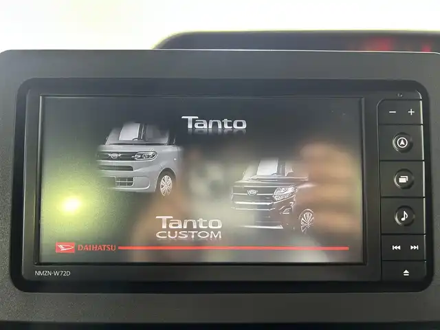ダイハツ タント カスタム X スタイルセレクション 佐賀県 2022(令4)年 0.6万km シャイニングホワイトパール 純正7インチナビ【NMZN-W72D】/【フルセグTV.CD.DVD.Bluetooth】/バックカメラ/衝突被害軽減システム/クリアランスソナー/オートマチックハイビーム/オートライト/前方ドライブレコーダー/センターピラーレス/両側パワースライドドア/ETC/運転席・助手席シートヒーター/ハーフレザーシート/ＬＥＤヘッドライト/後席サンシェード/ＩＳＯＦＩＸ対応シート/シートバックテーブル/フォグライト/純正フロアマット/純正18インチアルミホイール