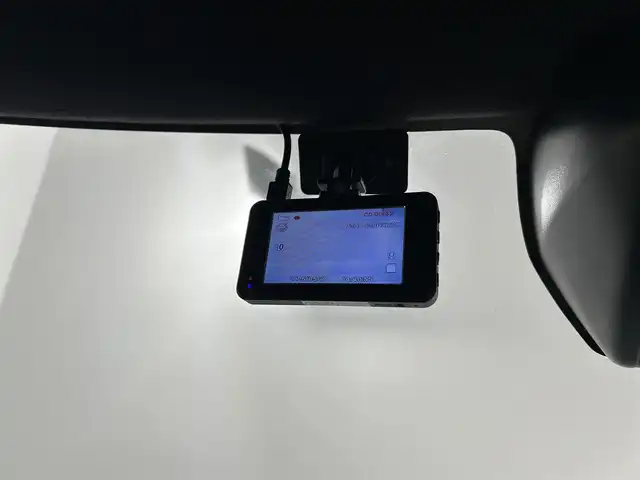 ダイハツ タント カスタム X スタイルセレクション 佐賀県 2022(令4)年 0.6万km シャイニングホワイトパール 純正7インチナビ【NMZN-W72D】/【フルセグTV.CD.DVD.Bluetooth】/バックカメラ/衝突被害軽減システム/クリアランスソナー/オートマチックハイビーム/オートライト/前方ドライブレコーダー/センターピラーレス/両側パワースライドドア/ETC/運転席・助手席シートヒーター/ハーフレザーシート/ＬＥＤヘッドライト/後席サンシェード/ＩＳＯＦＩＸ対応シート/シートバックテーブル/フォグライト/純正フロアマット/純正18インチアルミホイール