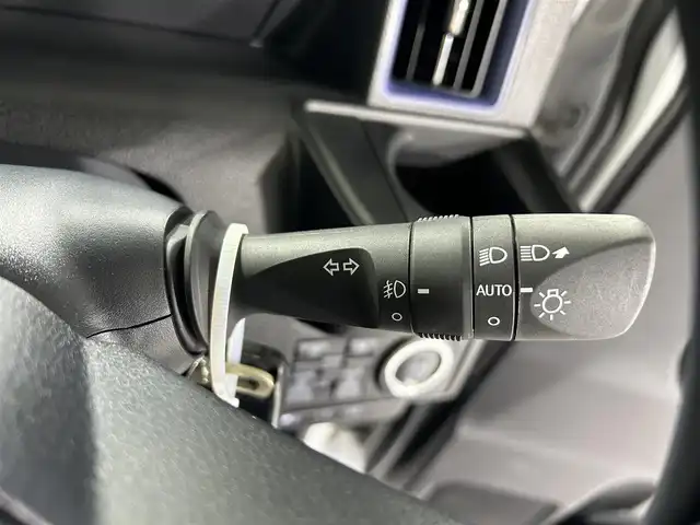 ダイハツ タント カスタム X スタイルセレクション 佐賀県 2022(令4)年 0.6万km シャイニングホワイトパール 純正7インチナビ【NMZN-W72D】/【フルセグTV.CD.DVD.Bluetooth】/バックカメラ/衝突被害軽減システム/クリアランスソナー/オートマチックハイビーム/オートライト/前方ドライブレコーダー/センターピラーレス/両側パワースライドドア/ETC/運転席・助手席シートヒーター/ハーフレザーシート/ＬＥＤヘッドライト/後席サンシェード/ＩＳＯＦＩＸ対応シート/シートバックテーブル/フォグライト/純正フロアマット/純正18インチアルミホイール