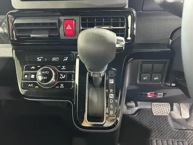 ダイハツ タント カスタム X スタイルセレクション 佐賀県 2022(令4)年 0.6万km シャイニングホワイトパール 純正7インチナビ【NMZN-W72D】/【フルセグTV.CD.DVD.Bluetooth】/バックカメラ/衝突被害軽減システム/クリアランスソナー/オートマチックハイビーム/オートライト/前方ドライブレコーダー/センターピラーレス/両側パワースライドドア/ETC/運転席・助手席シートヒーター/ハーフレザーシート/ＬＥＤヘッドライト/後席サンシェード/ＩＳＯＦＩＸ対応シート/シートバックテーブル/フォグライト/純正フロアマット/純正18インチアルミホイール