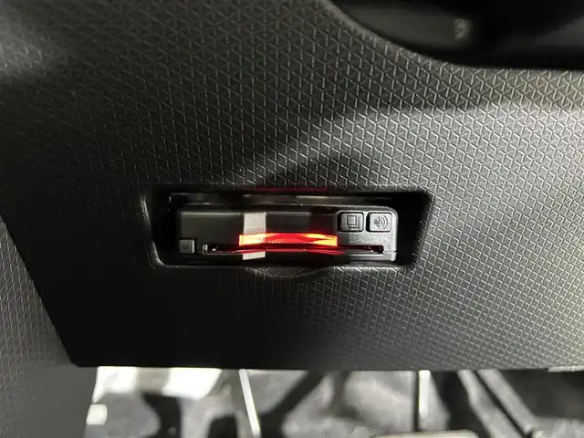 ダイハツ タント カスタム X スタイルセレクション 佐賀県 2022(令4)年 0.6万km シャイニングホワイトパール 純正7インチナビ【NMZN-W72D】/【フルセグTV.CD.DVD.Bluetooth】/バックカメラ/衝突被害軽減システム/クリアランスソナー/オートマチックハイビーム/オートライト/前方ドライブレコーダー/センターピラーレス/両側パワースライドドア/ETC/運転席・助手席シートヒーター/ハーフレザーシート/ＬＥＤヘッドライト/後席サンシェード/ＩＳＯＦＩＸ対応シート/シートバックテーブル/フォグライト/純正フロアマット/純正18インチアルミホイール