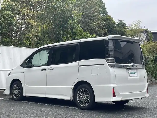 トヨタ ヴォクシー ハイブリッド ZS 煌 茨城県 2018(平30)年 8.4万km ホワイトパールクリスタルシャイン モデリスタエアロ（フロント）/純正ナビ/Ｂカメラ/ＥＴＣ/クルーズコントロール/衝突被害軽減ブレーキ/レーンキープ/両側電動スライドドア/シートヒーター/Ｗエアコン/純正１６インチＡＷ/ＬＥＤライト