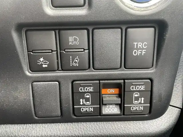 トヨタ ヴォクシー ハイブリッド ZS 煌 茨城県 2018(平30)年 8.4万km ホワイトパールクリスタルシャイン モデリスタエアロ（フロント）/純正ナビ/Ｂカメラ/ＥＴＣ/クルーズコントロール/衝突被害軽減ブレーキ/レーンキープ/両側電動スライドドア/シートヒーター/Ｗエアコン/純正１６インチＡＷ/ＬＥＤライト