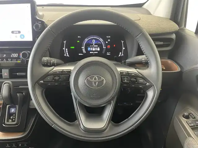 トヨタ シエンタ ハイブリッド Z 埼玉県 2023(令5)年 0.8万km グレイッシュブルー 純正１０．５インチナビ/フルセグTV Bluetooth USB接続/パノラミックビューモニター/後席フリップダウンモニター/衝突軽減ブレーキ/レーンキープアシスト/ブラインドスポットモニター/アダプティブクルーズコントロール/シートヒーター（D/N）/両側パワースライドドア/純正フロアマット/LEDヘッドライト/ETC2.0 /オートマチックハイビーム/コーナーセンサー/純正ドライブレコーダー/充電用USBポート/ステアリングヒーター