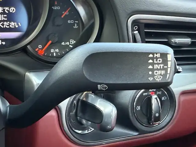 ポルシェ ９１１ カレラS 静岡県 2019(令1)年 2.6万km キャララホワイトメタリック ワンオーナー/スポーツクロノパッケージ/ポルシェダイナミックライトシステム/ポルシェアクティブサスペンションマネージメント/ポルシェエントリードライブシステム/純正ナビ/バックカメラ/Bluetooth接続/社外GPSレーダー/シートヒーター/シートベンチレーション/クリアランスソナー/メタリックペイント/レッドレザーシート/ツートンレザーインテリア/カレラSブラック塗装20インチAW/カラーセンターキャップ/ポルシェロゴ入りフロアマット