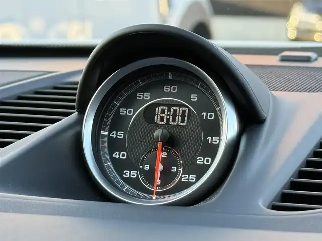 ポルシェ ９１１ カレラS 静岡県 2019(令1)年 2.6万km キャララホワイトメタリック ワンオーナー/スポーツクロノパッケージ/ポルシェダイナミックライトシステム/ポルシェアクティブサスペンションマネージメント/ポルシェエントリードライブシステム/純正ナビ/バックカメラ/Bluetooth接続/社外GPSレーダー/シートヒーター/シートベンチレーション/クリアランスソナー/メタリックペイント/レッドレザーシート/ツートンレザーインテリア/カレラSブラック塗装20インチAW/カラーセンターキャップ/ポルシェロゴ入りフロアマット