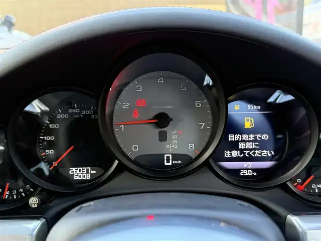 ポルシェ ９１１ カレラS 静岡県 2019(令1)年 2.6万km キャララホワイトメタリック ワンオーナー/スポーツクロノパッケージ/ポルシェダイナミックライトシステム/ポルシェアクティブサスペンションマネージメント/ポルシェエントリードライブシステム/純正ナビ/バックカメラ/Bluetooth接続/社外GPSレーダー/シートヒーター/シートベンチレーション/クリアランスソナー/メタリックペイント/レッドレザーシート/ツートンレザーインテリア/カレラSブラック塗装20インチAW/カラーセンターキャップ/ポルシェロゴ入りフロアマット